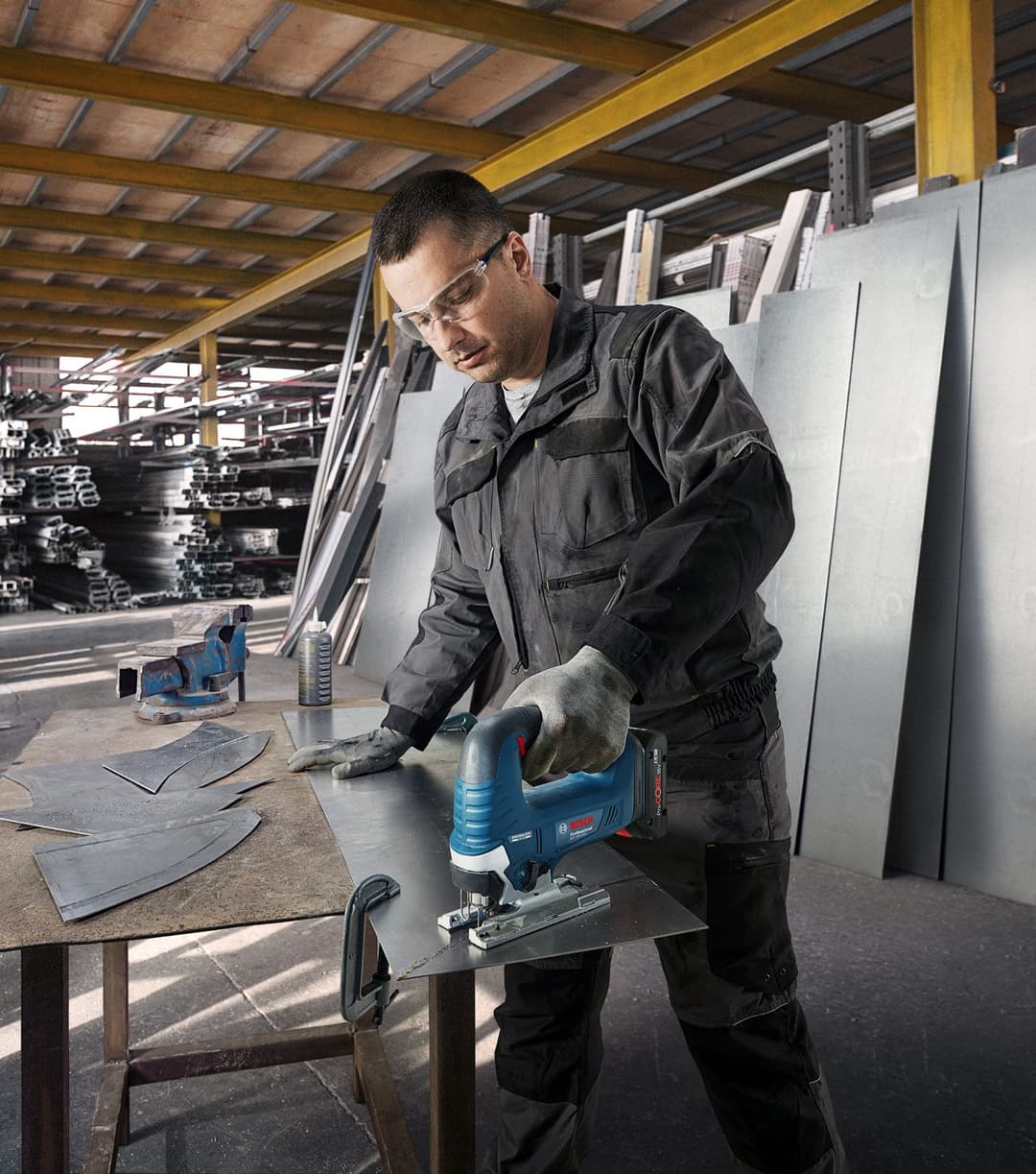 Bosch Professional Akku-Stichsäge GST 18V-125 B | Blau