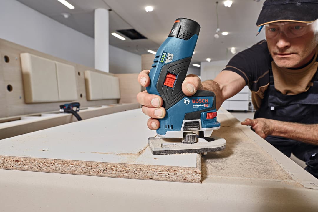 Bosch Professional Akku-Fräse GKF 12V-8 | Blau