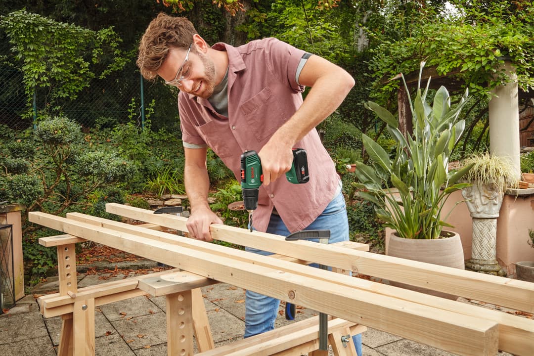 Bosch Home & Garden Akku-Bohrschrauber Easydrill 18V-40 | Grün