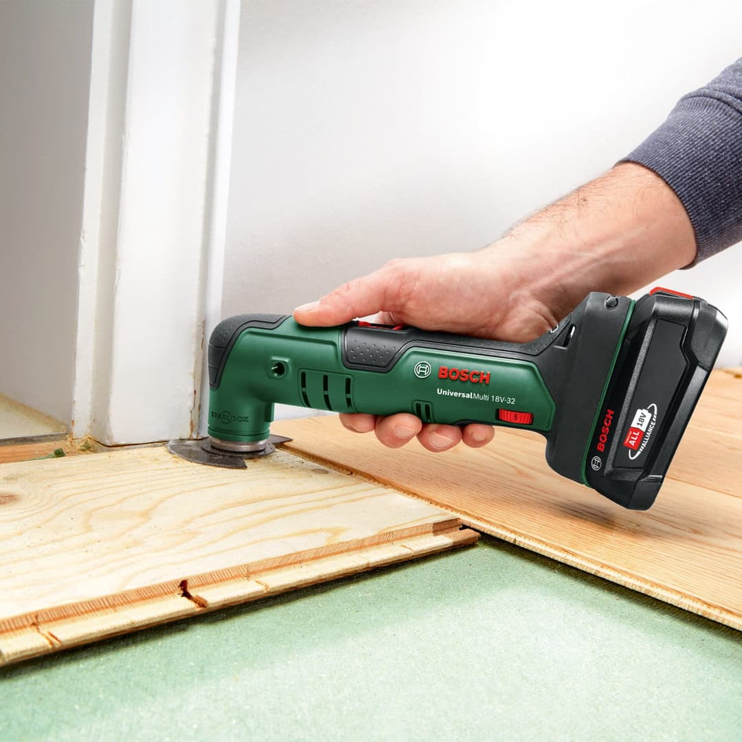 Bosch Home & Garden UniversalMulti 18V-32 | Grün