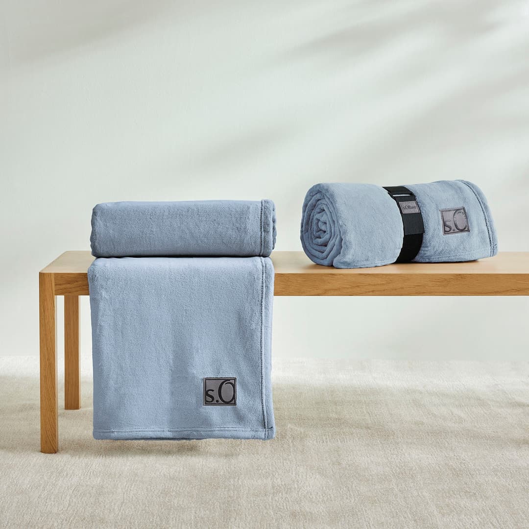 s.Oliver Wohndecke Kuschelsoft | Blau