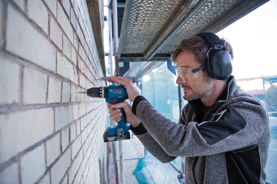 Bosch Professional Akku-Schlagbohrschrauber GSB 18V-45 Professional