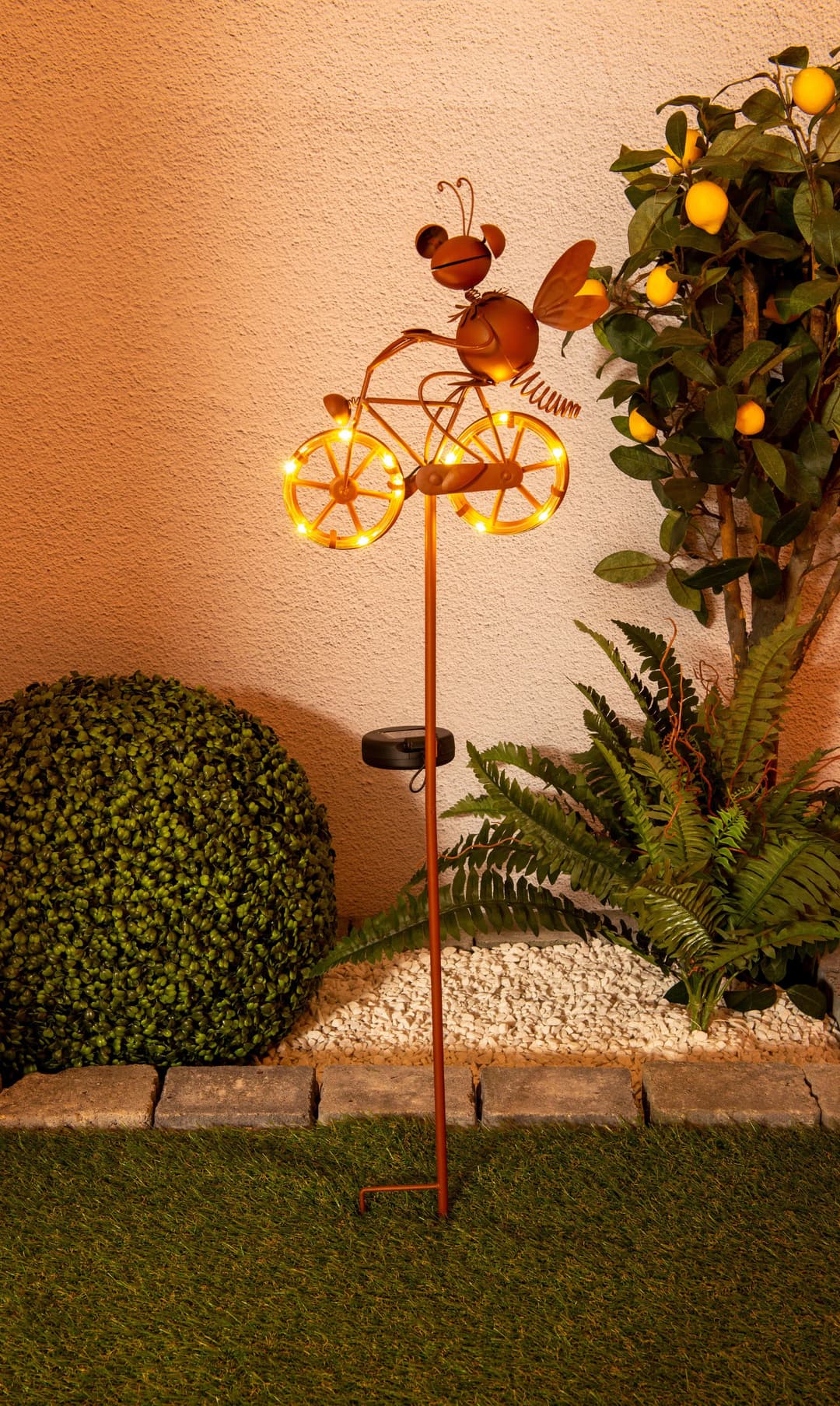 Näve LED Solarleuchte Borella | Braun