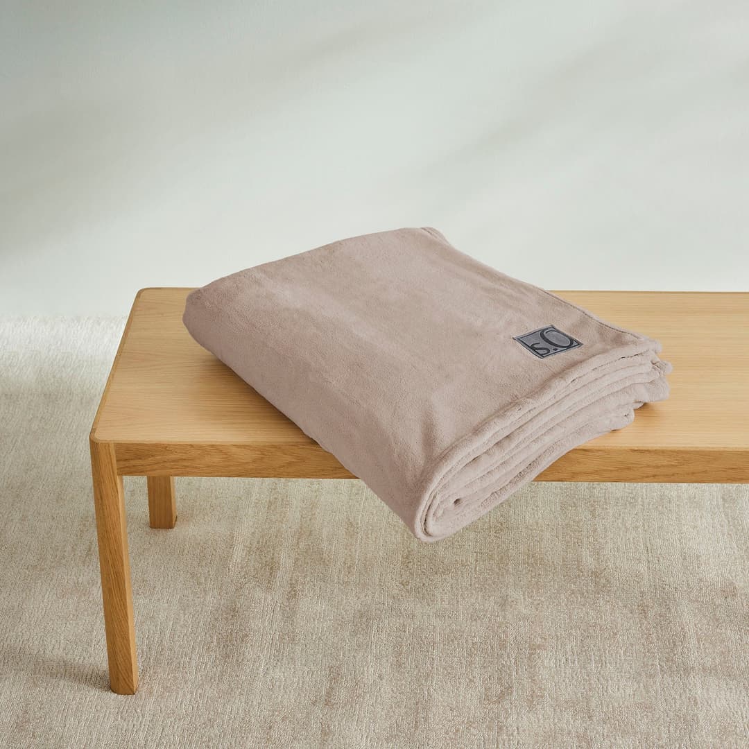 s.Oliver Wohndecke Kuschelsoft | Beige