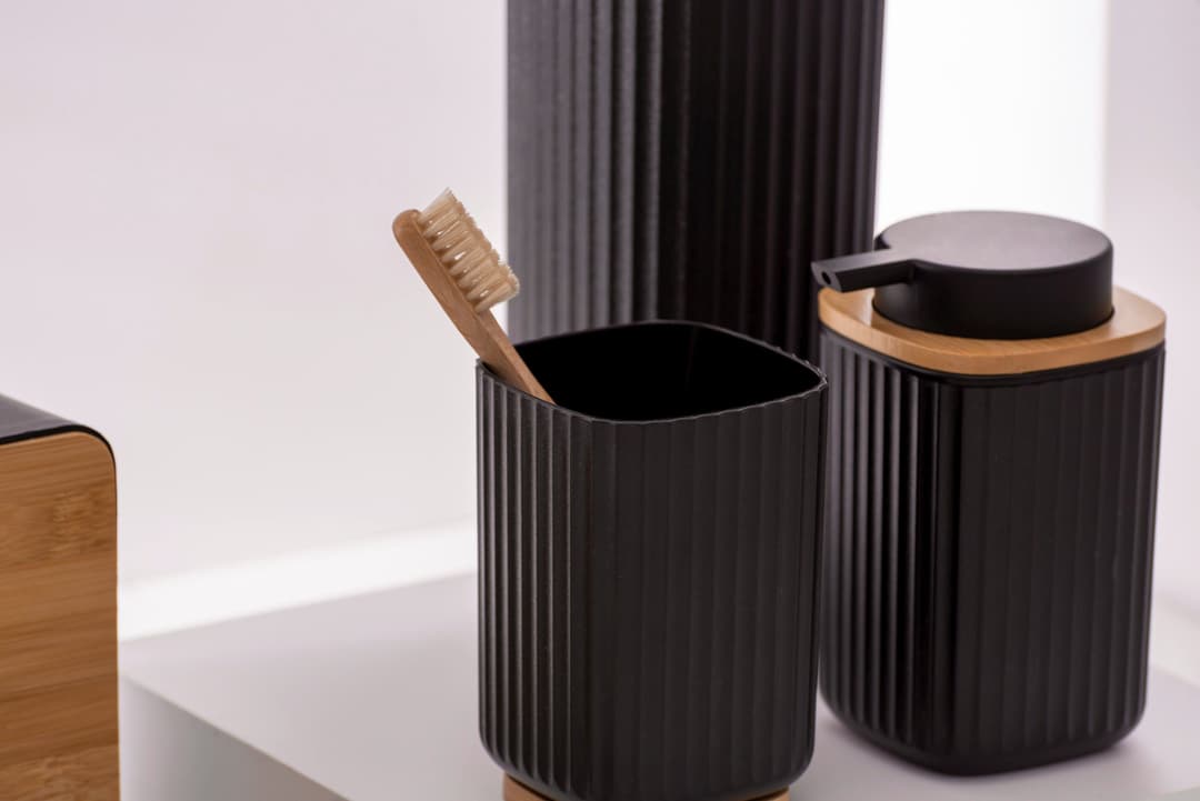 Wenko Rotello WC-Garnitur | Schwarz