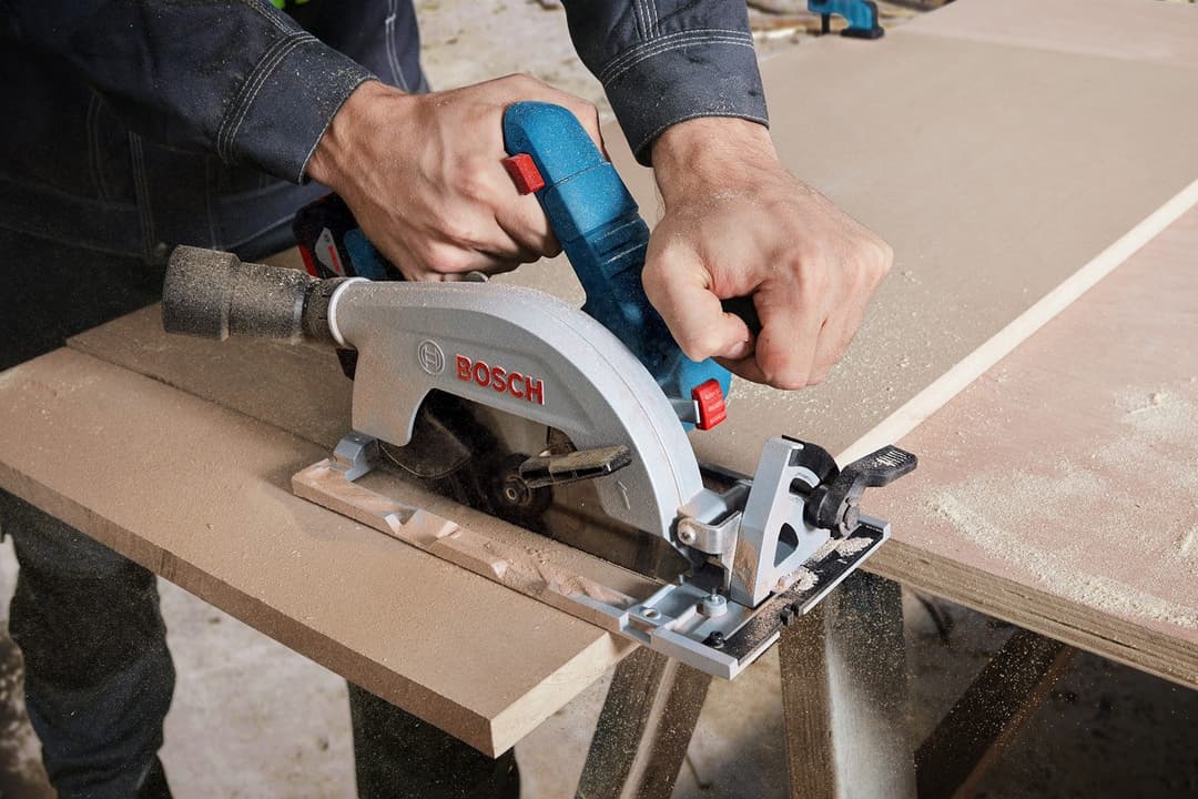 Bosch Professional Akku-Handkreissäge GKS 18V-57-2 | Blau