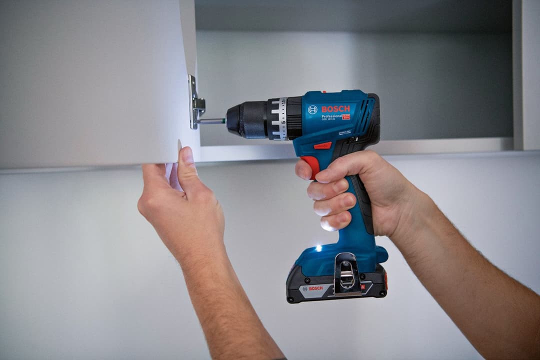 Bosch Professional Akku-Schlagbohrschrauber GSB 18V-45 Professional
