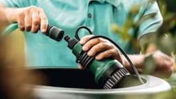 Bosch Home & Garden GardenPump 18V-2000 | Schwarz