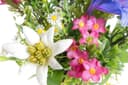Kunstblume Edelweiß-Enzian-Alpenrosenstrauß | Mehrfarbig 3