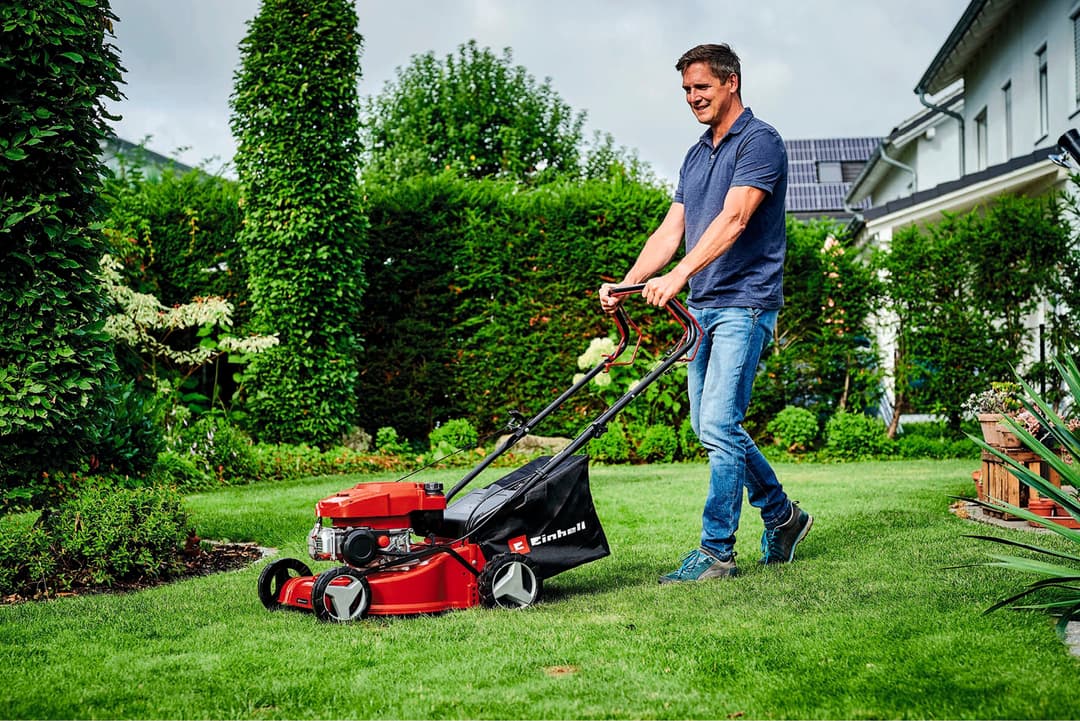 Einhell Benzinrasenmäher GC-PM 40/2 S | Rot