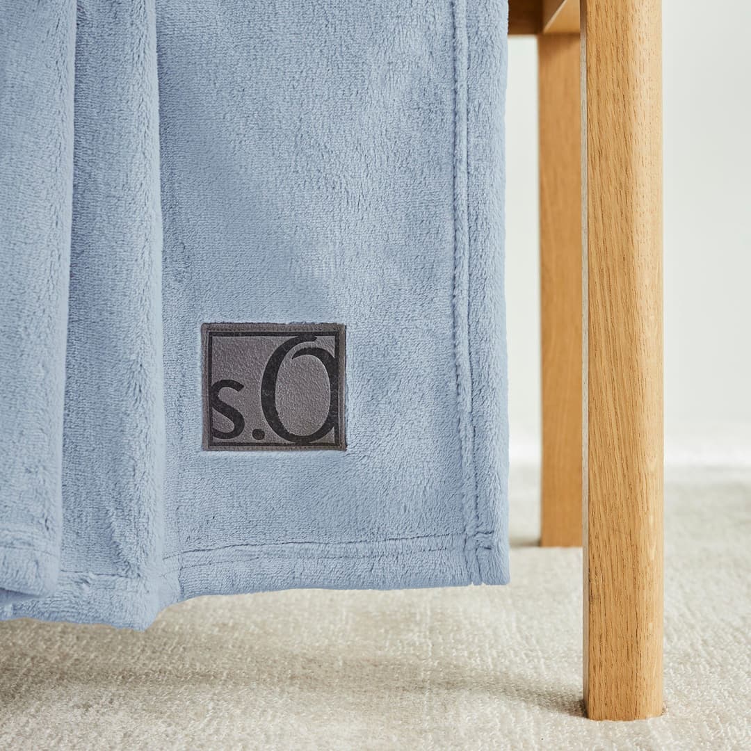s.Oliver Wohndecke Kuschelsoft | Blau