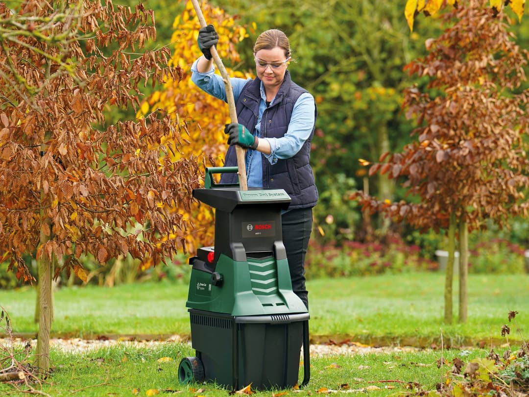 Bosch Home & Garden Häcksler AXT 22 D | Grün