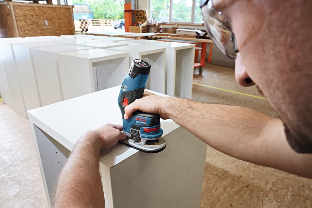 Bosch Professional Akku-Fräse GKF 12V-8 | Blau
