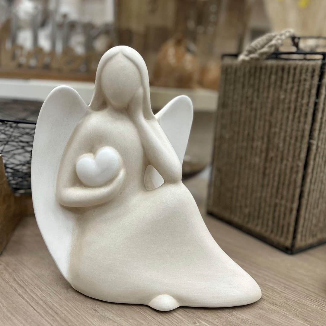 Gilde Engelfigur Engel "Gabi" mit Herz | Weiß