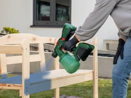 Bosch Home & Garden UniversalSpray 18V-300 | Grün