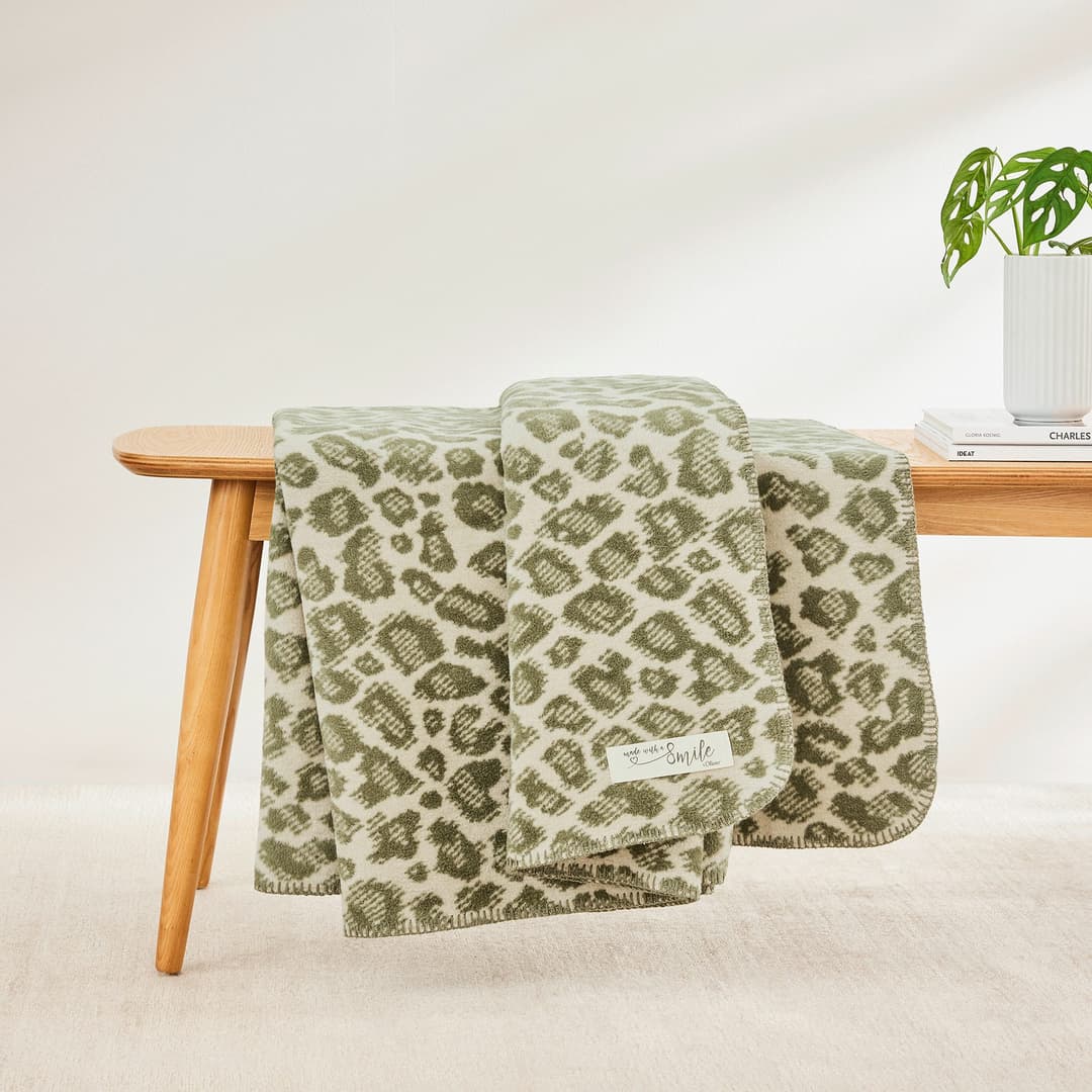 s.Oliver Wohndecke Leo Love | Braun