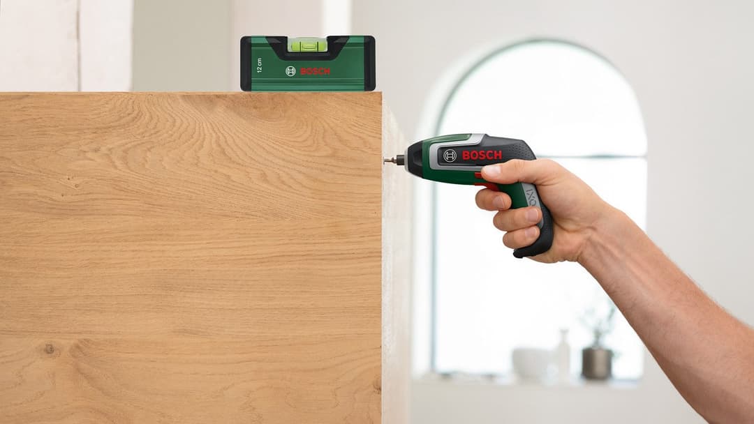 Bosch Home & Garden Akku-Schrauber IXO 7 Level Set | Grün