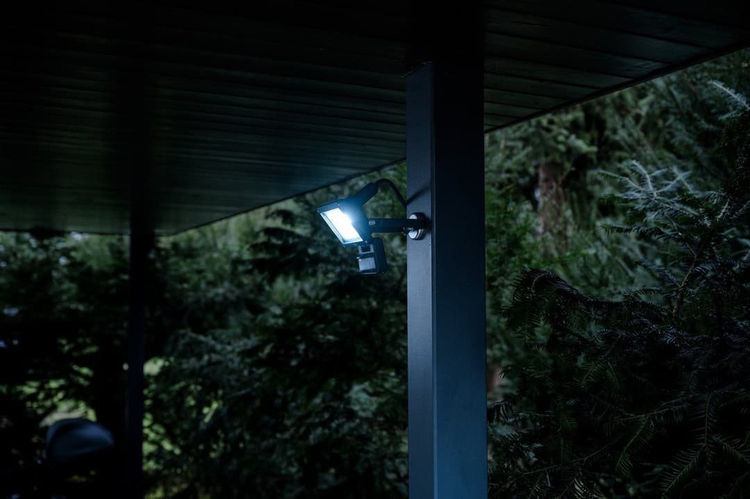 Brennenstuhl LED Wandstrahler JARO 1060 P | Schwarz