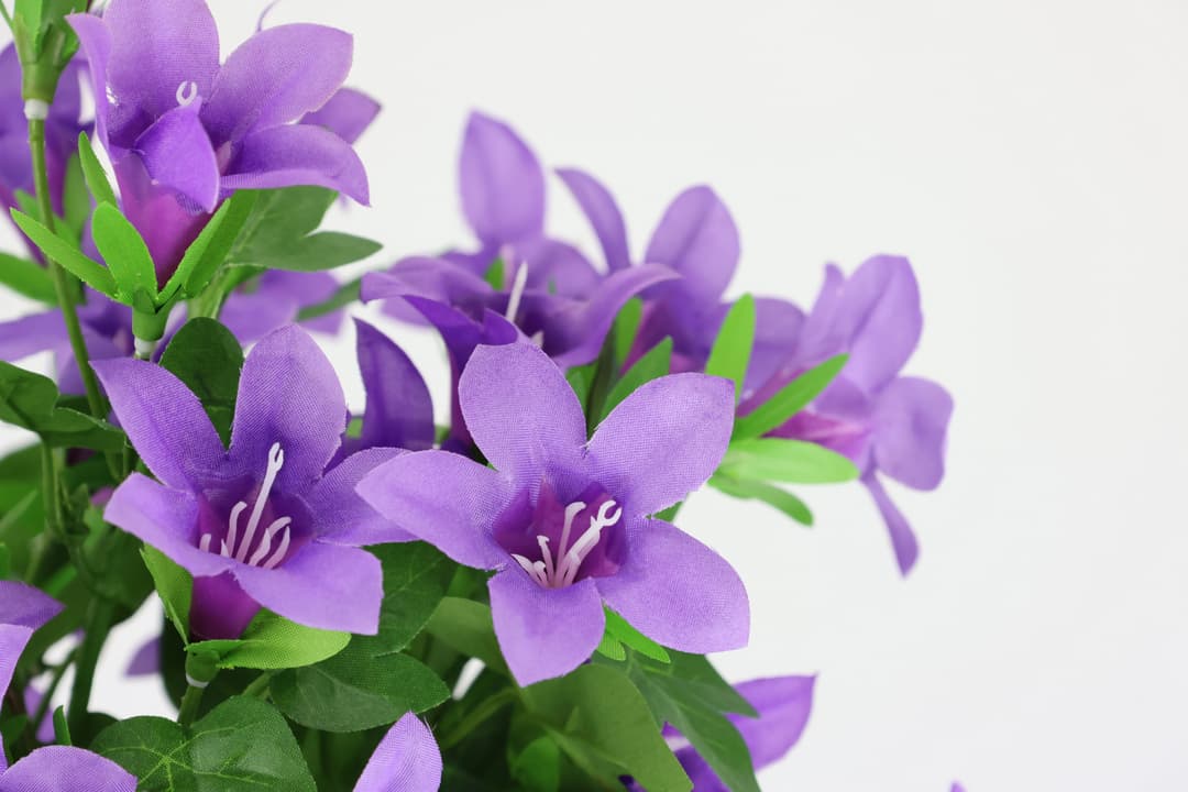 Kunstblume Glockenblumen-Strauß in Vase | Lila
