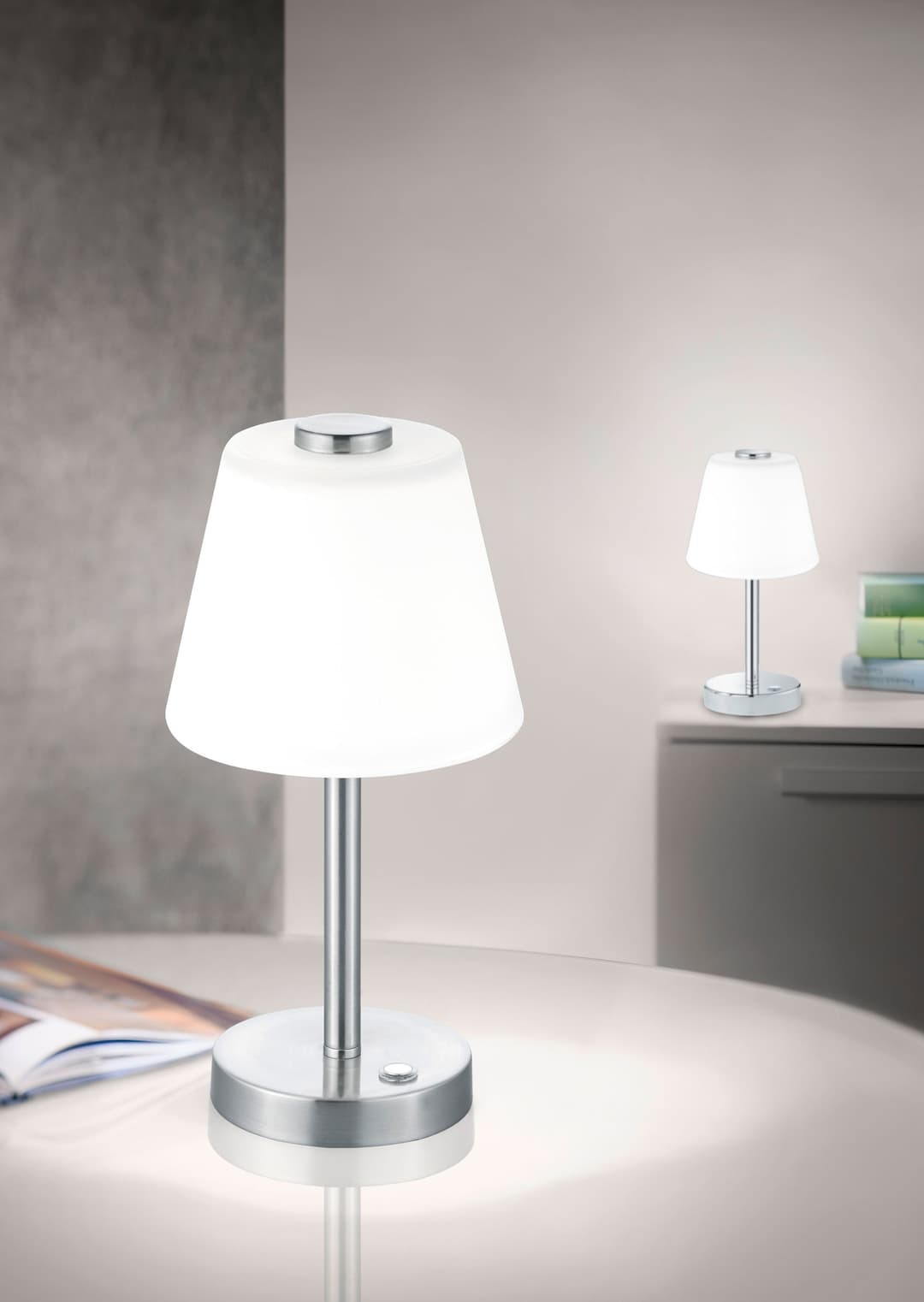 TRIO Leuchten LED Tischleuchte Emerald | Silber