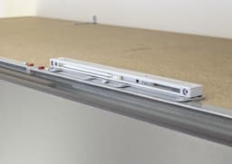 rauch Schwebetürselbsteinzug Soft-Close Zubehör Kleiderschrank | Grau