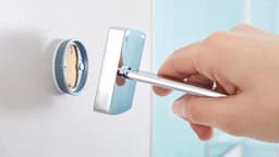 tesa KLAAM Toilettenpapierhalter | Silber