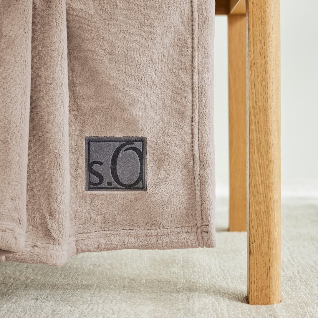 s.Oliver Wohndecke Kuschelsoft | Beige