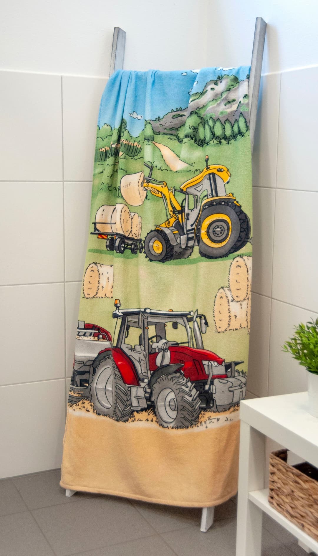 Herding Young Collection Badetuch Traktor | Mehrfarbig