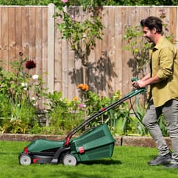 Bosch Home & Garden UniversalRotak 37-555 | Grün