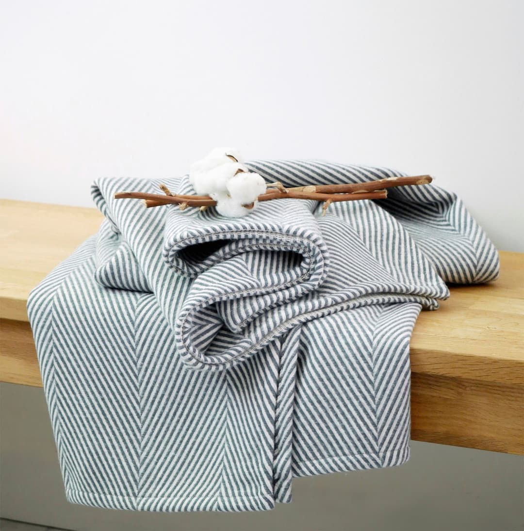 Wohndecke Bio Flanell Fischgrät | Grau