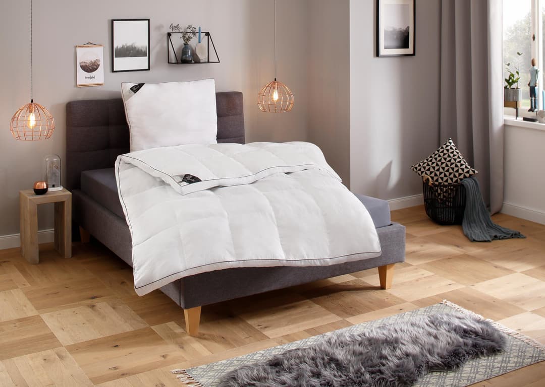 Hanse by RIBECO Kunstfaserbettdecke + Kopfkissen Max | Weiß