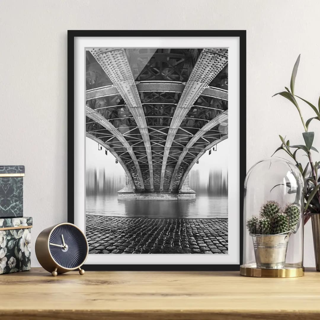 Bild Under The Iron Bridge I | Schwarz