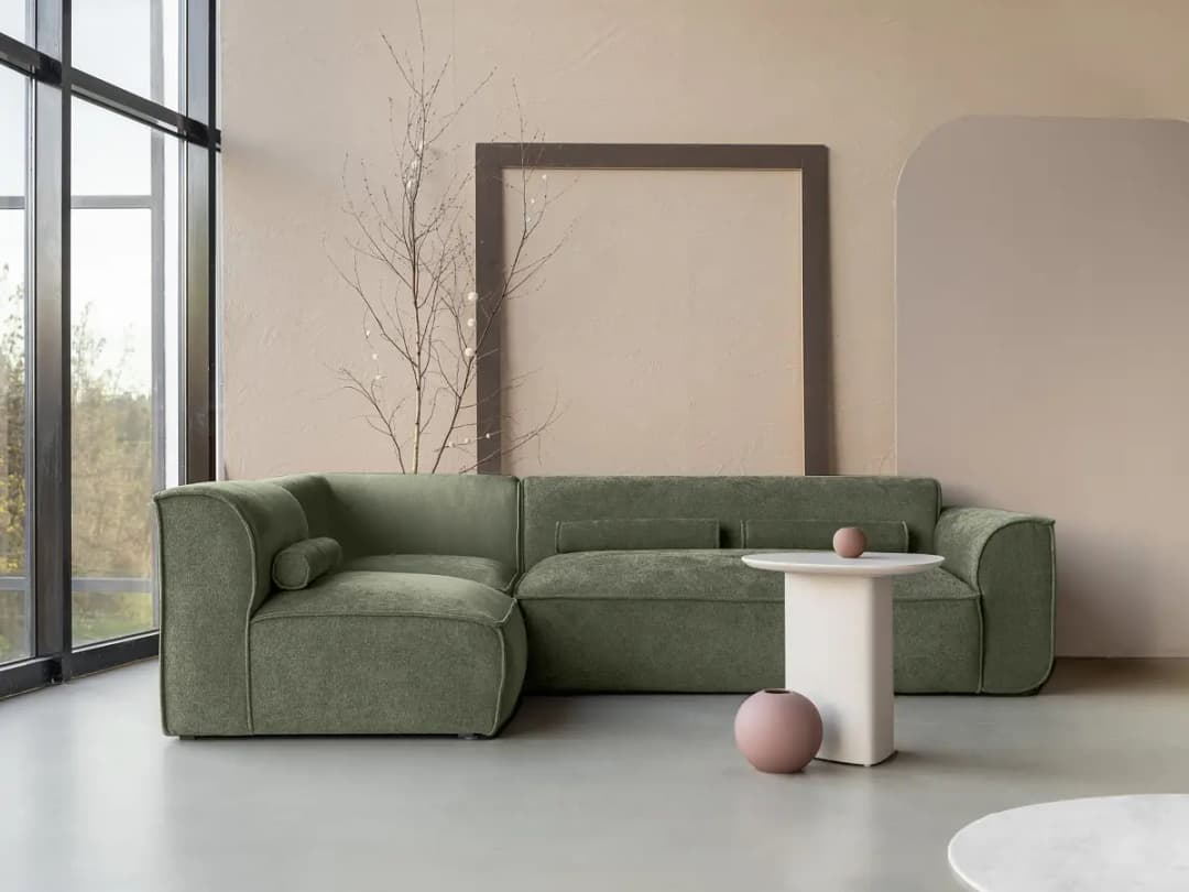 Fredriks Ecksofa mit Ottomane | Grün