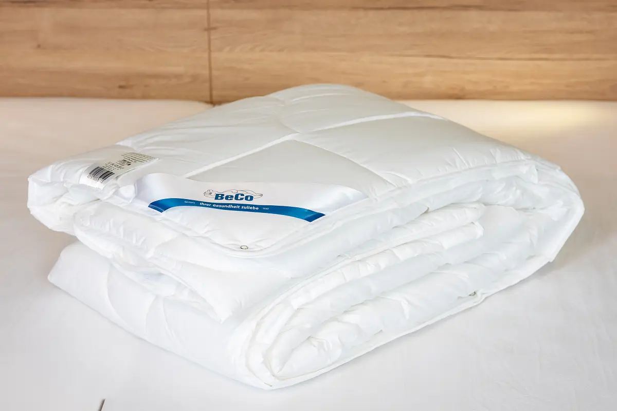 4-Jahreszeiten Steppdecke MF 50 | Weiß