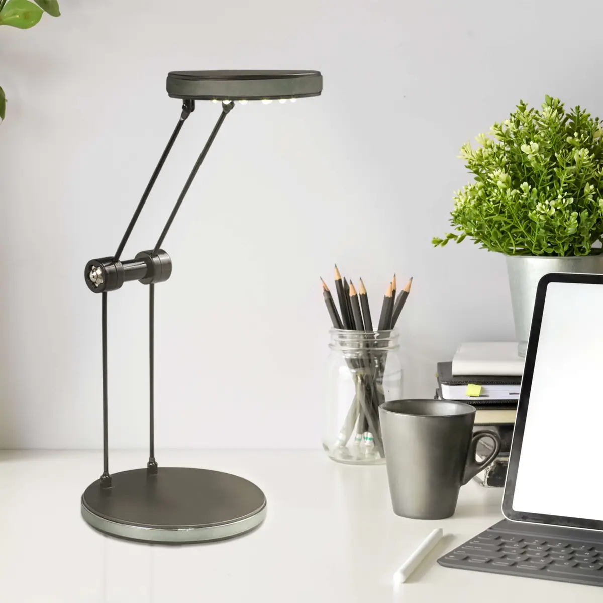 Näve LED-Tischleuchte Aleko | Schwarz