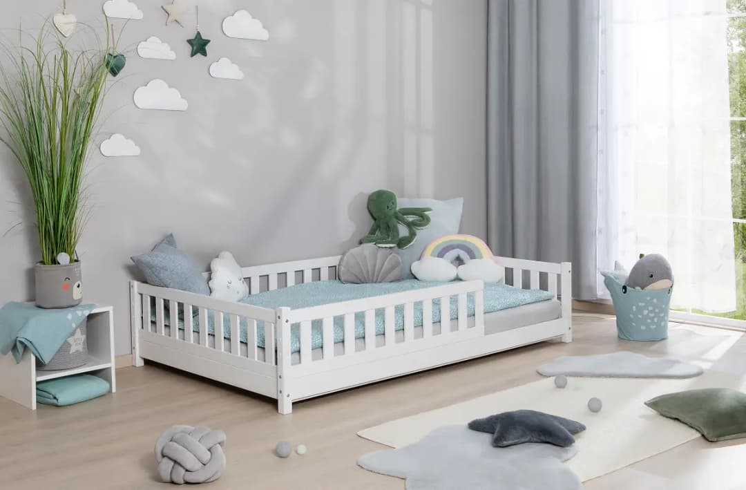 TiCAA Massives Hausbett Lou 120 x 200cm mit Lattenrost & Matratze