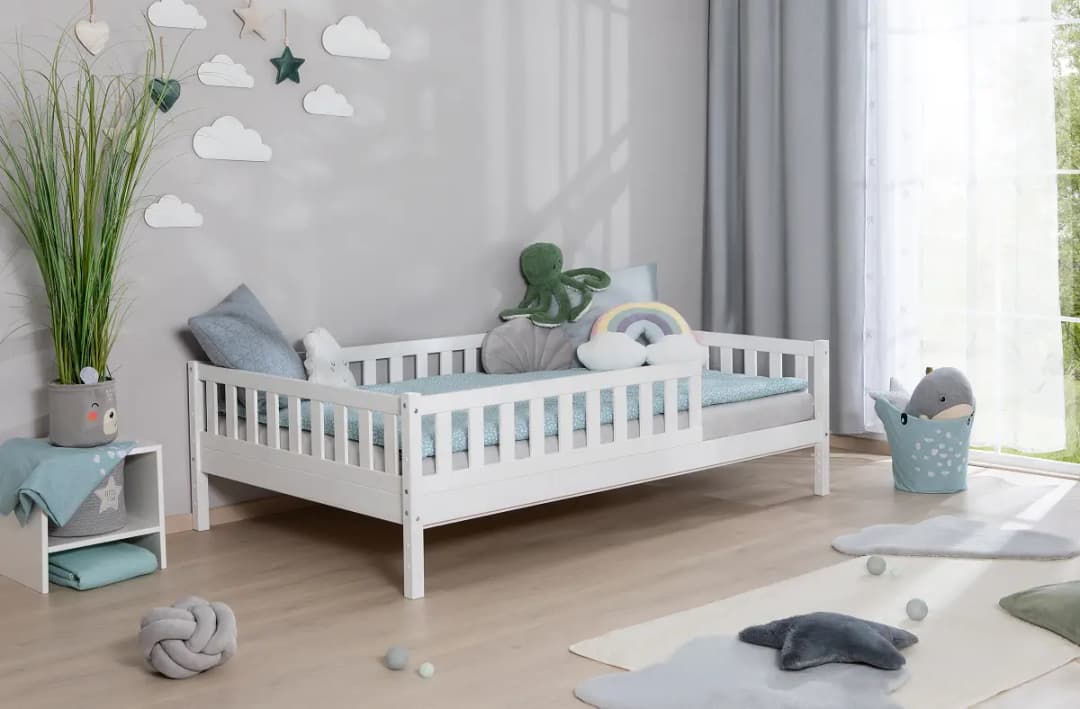TiCAA Massives Hausbett Lou 120 x 200cm mit Lattenrost & Matratze