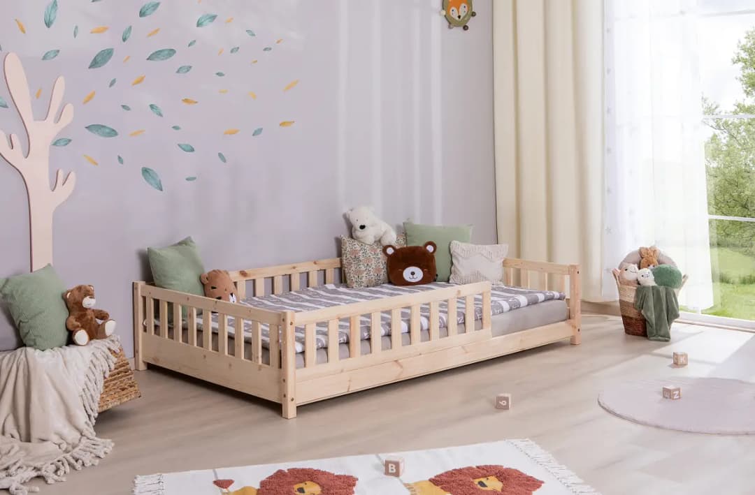 TiCAA Massives Hausbett Lou 120 x 200cm mit Lattenrost & Matratze
