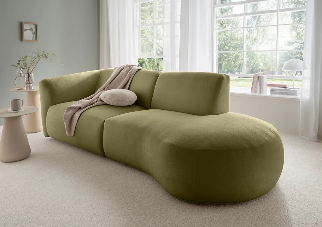 Fredriks Ciska Sofa mit Ottomane | Grün