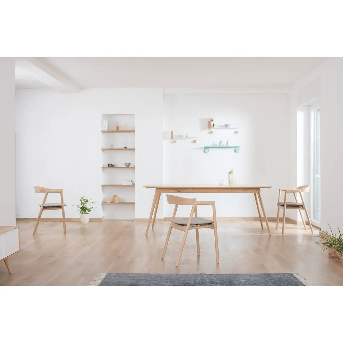 Massiver Esstisch 220 x 90cm Braun/Eiche | Braun
