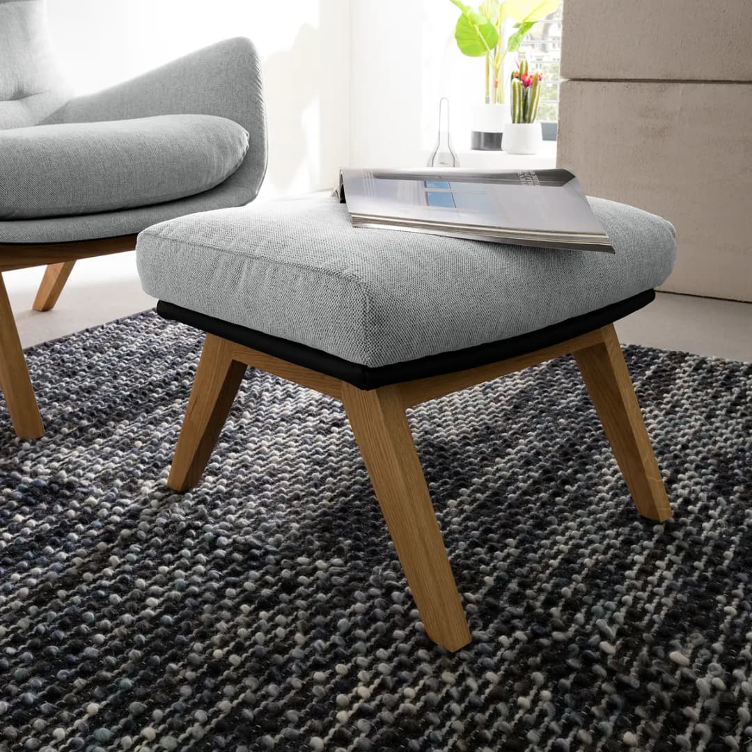 Hocker mit Holzfüßen | Mehrfarbig