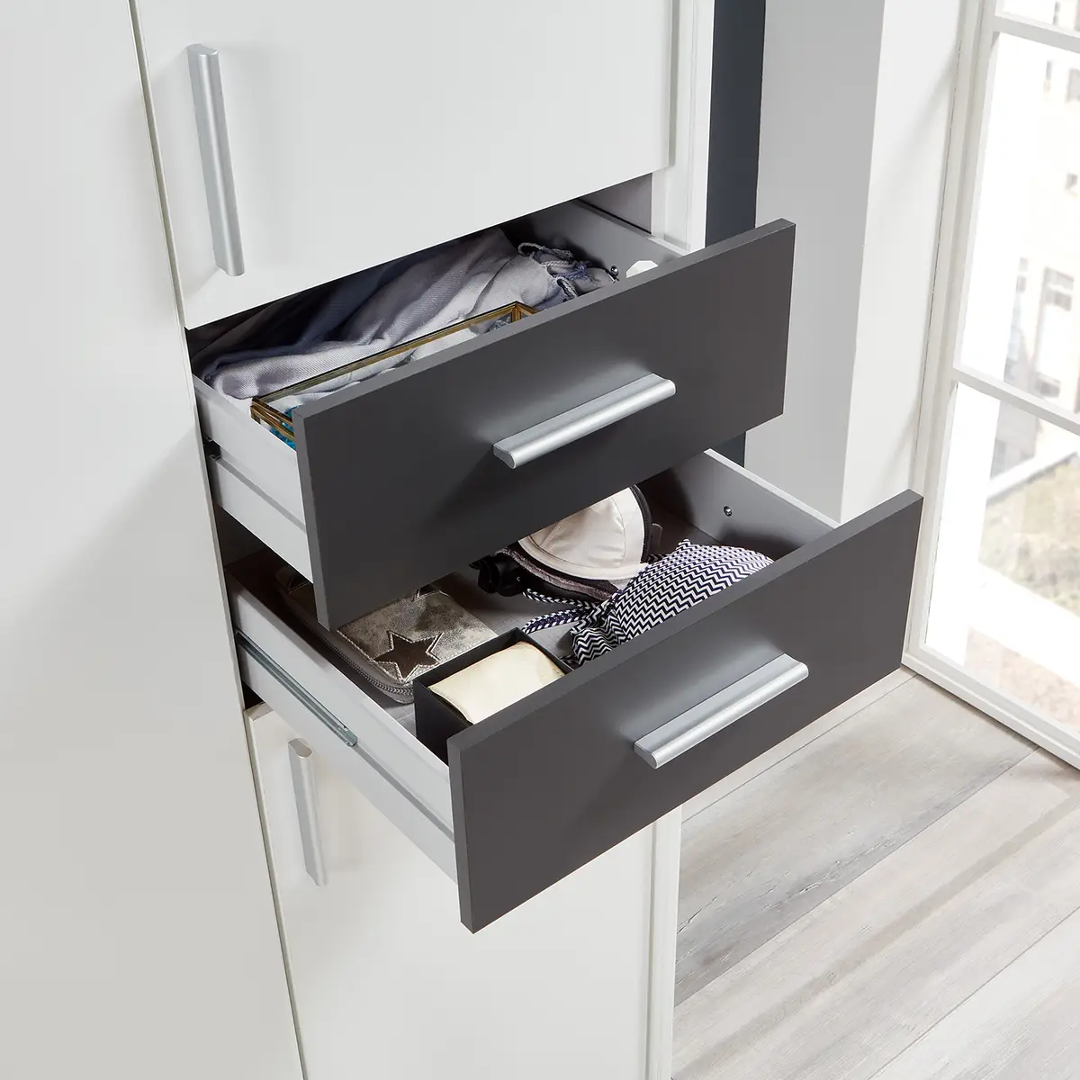 Drehtürenschrank 316cm Grau/Weiß/Weiß/Graphit | Mehrfarbig