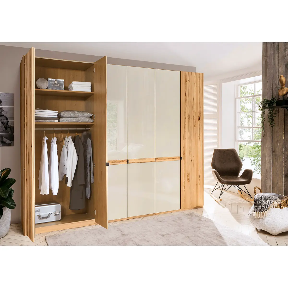 Drehtürenschrank I 300 x 236cm | Braun
