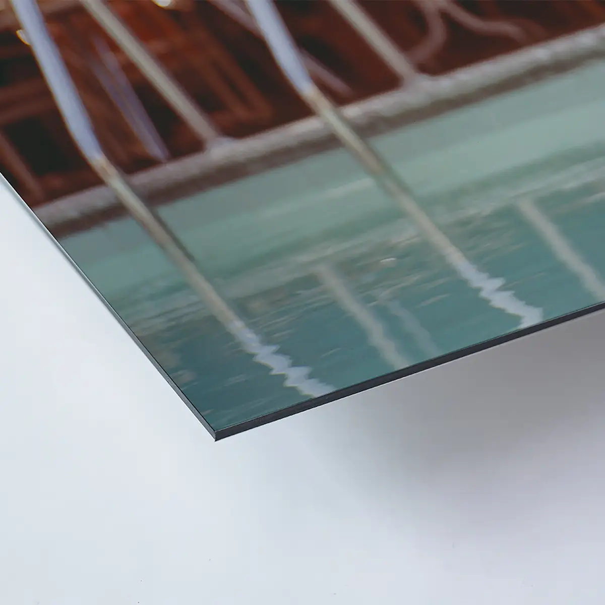 Bild Balancing on diving board Metal | Mehrfarbig