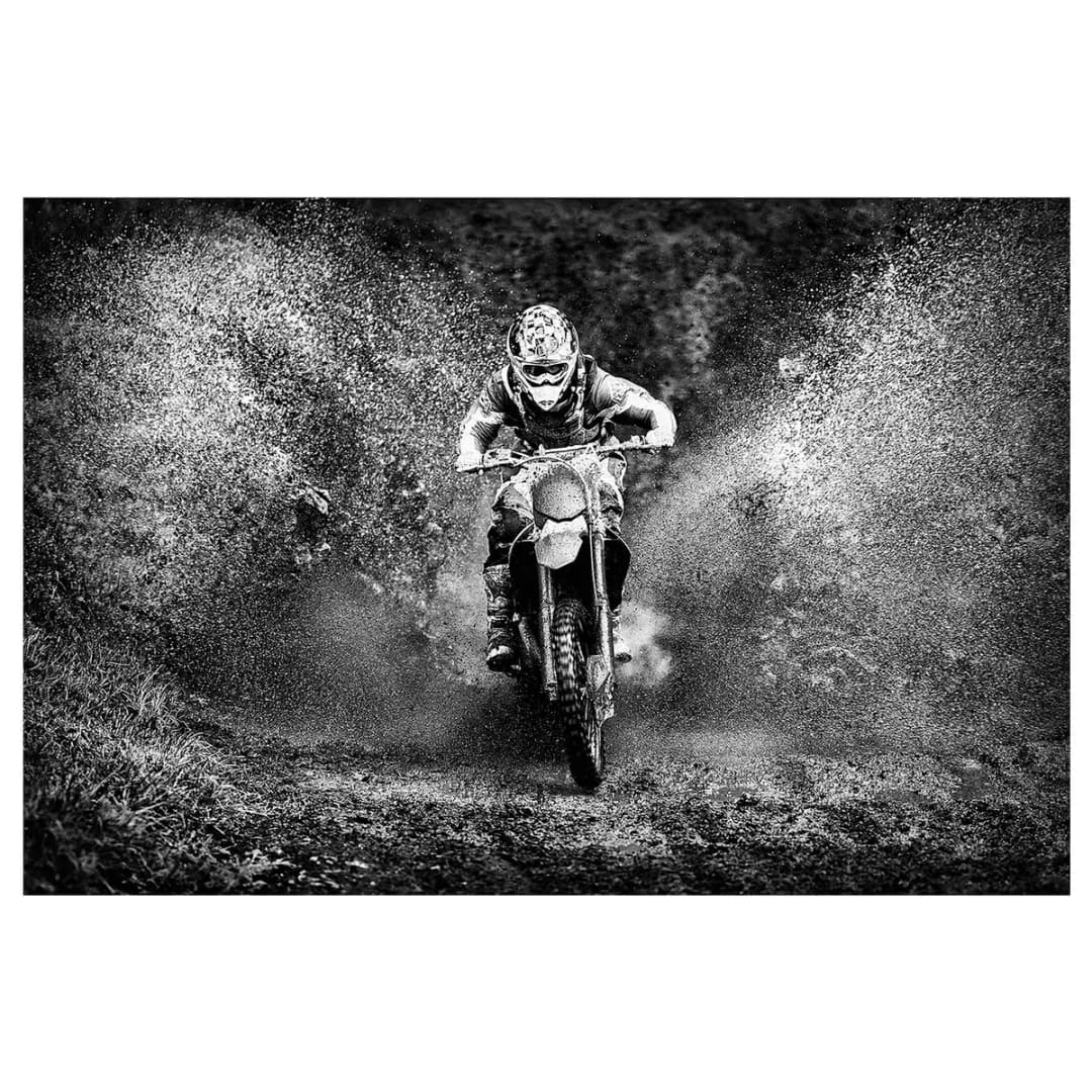 Vliestapete Motocross im Schlamm | Mehrfarbig