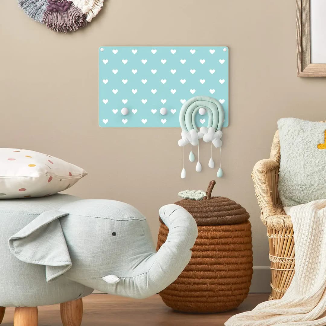 Kindergarderobe Weiße Herzen | Blau