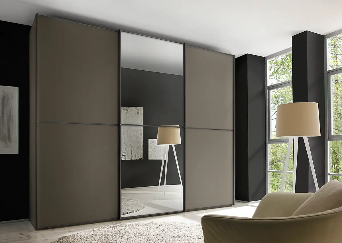 Schwebetürenschrank Typ B | Braun