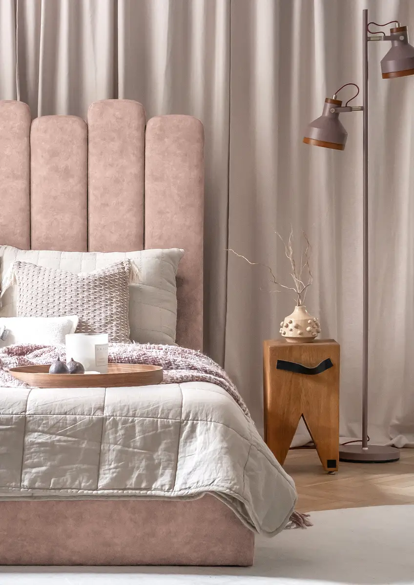 Polsterbett Foaker 140 x 200cm Samt Zoa Pink | Rosa