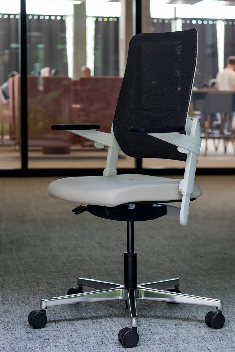 Ergonomischer Bürostuhl XILIUM TYP A | Weiß