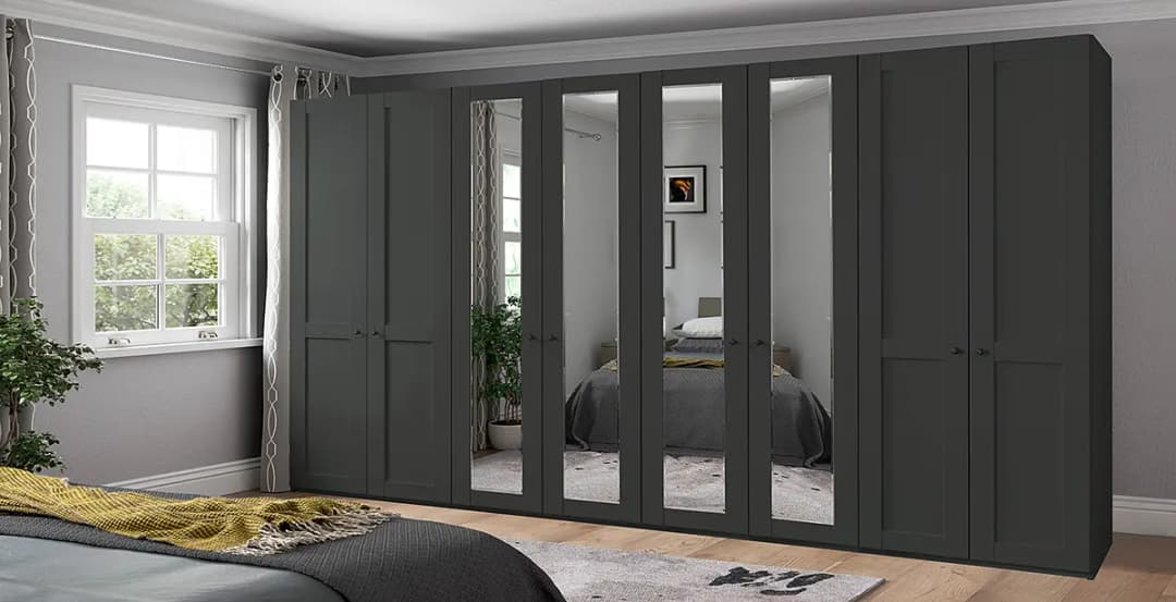 Drehtürenschrank | Schwarz